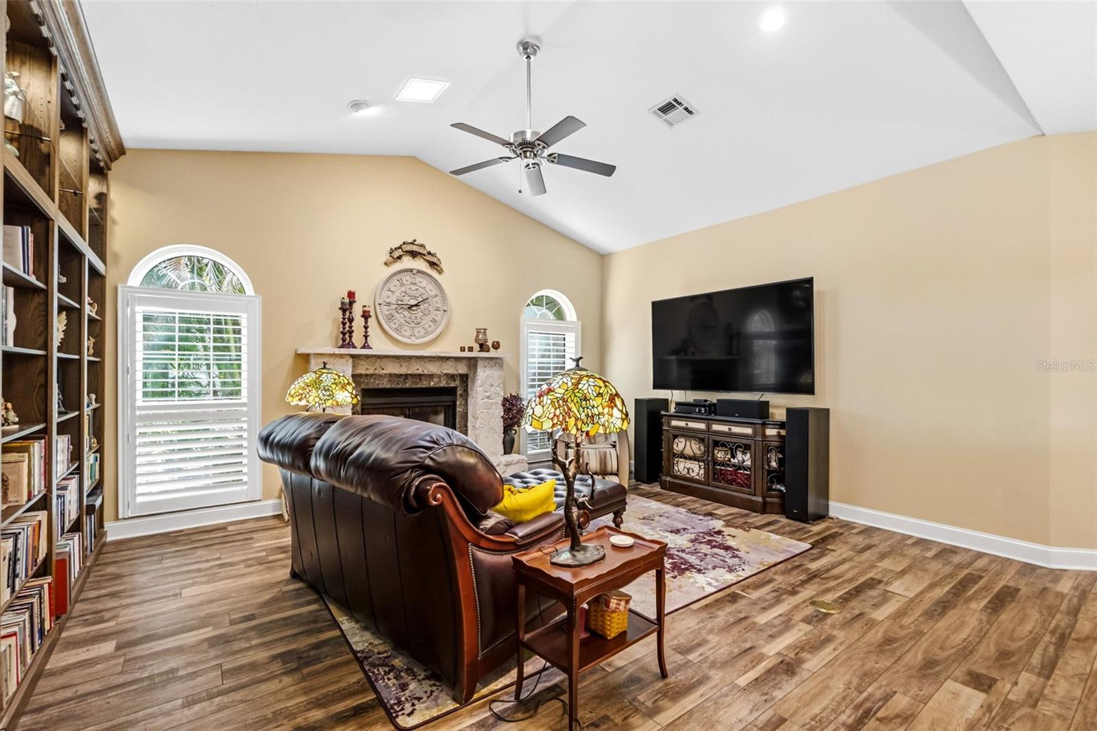 8309 SHADOW PINE WAY