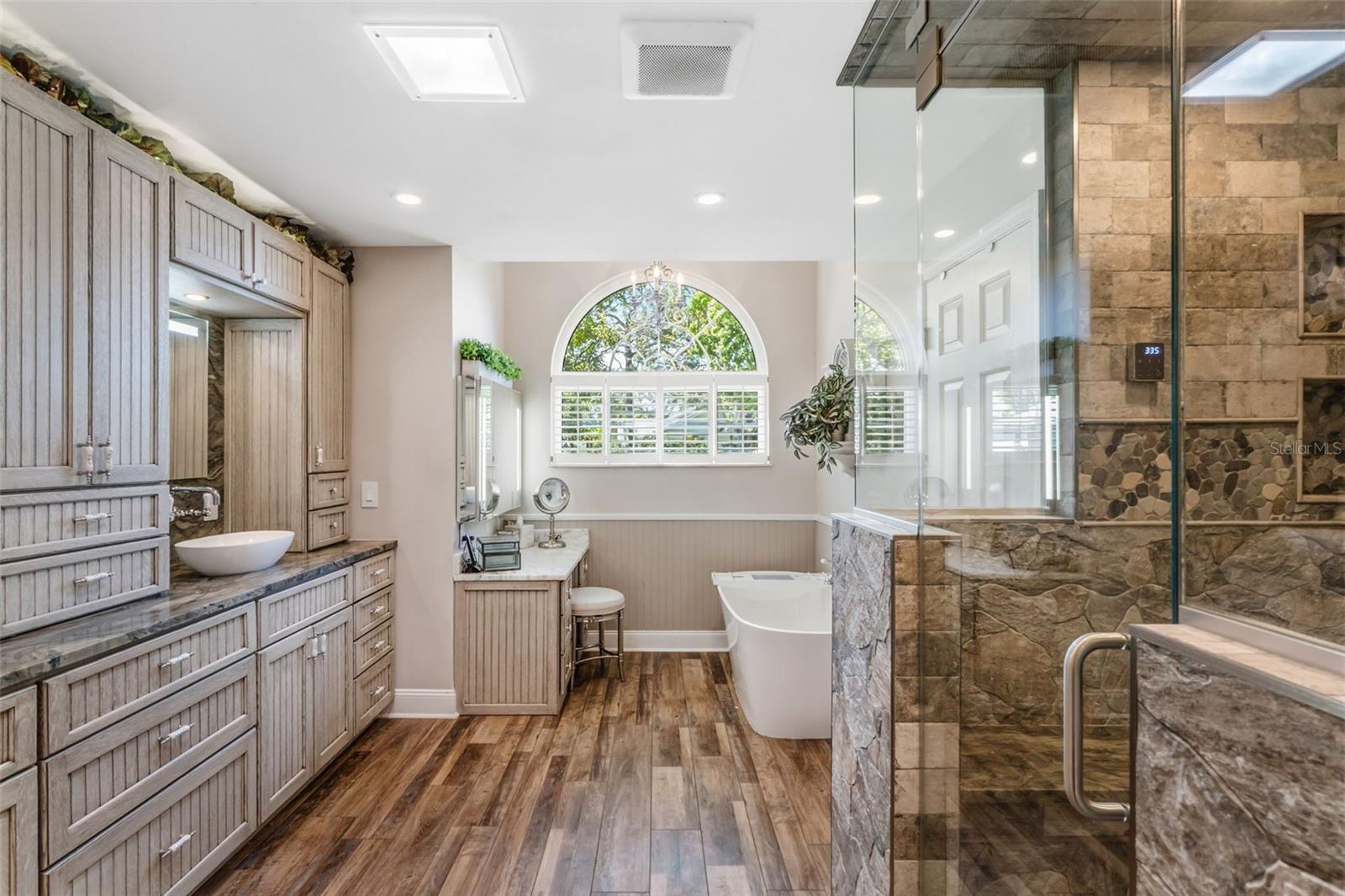 8309 SHADOW PINE WAY