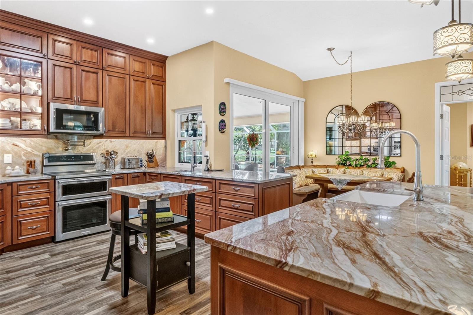 8309 SHADOW PINE WAY