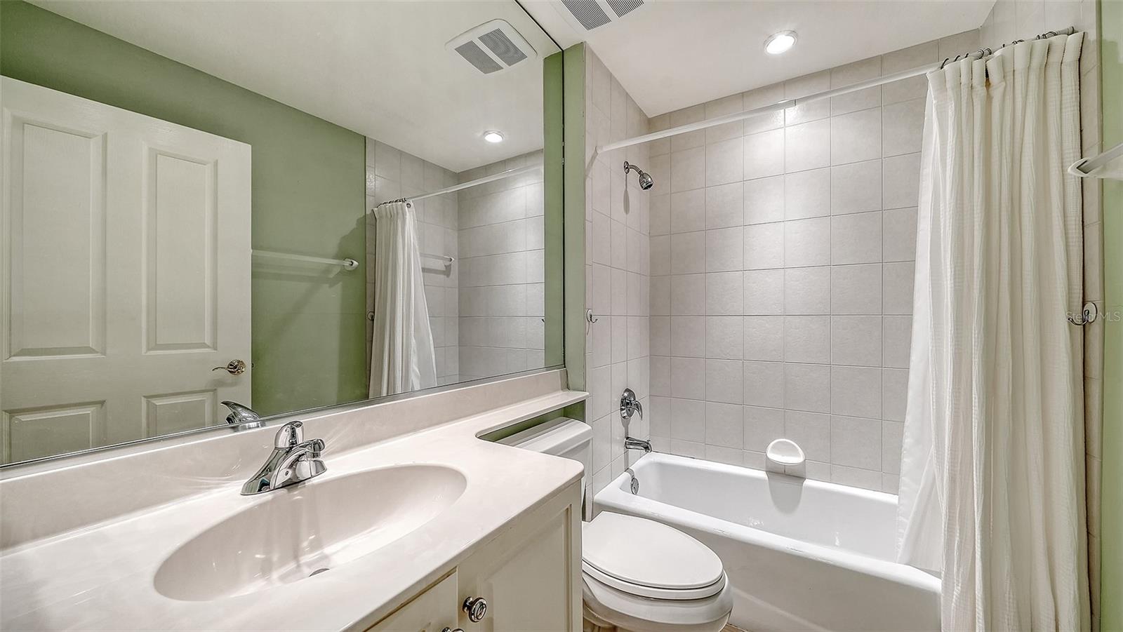 5235 PARISIENNE PL #101B28