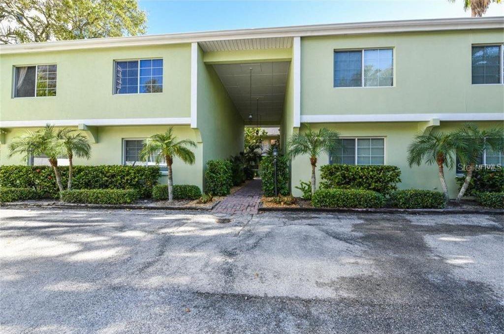 445 S PALM AVE #9
