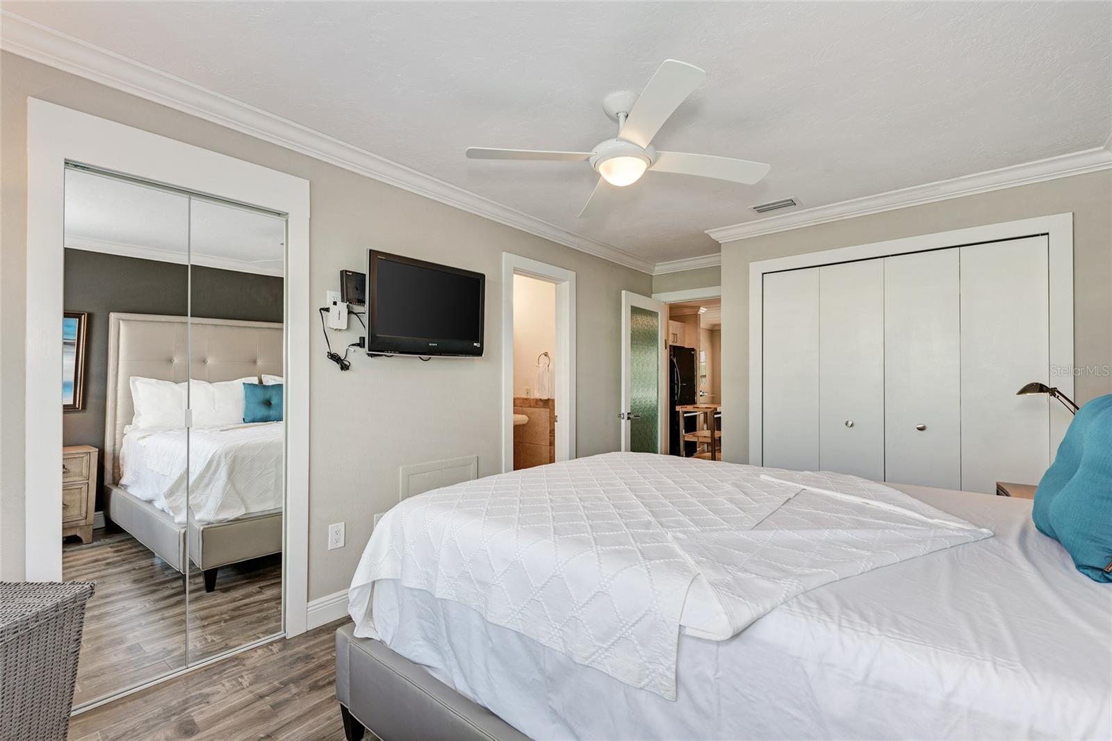 445 S PALM AVE #9