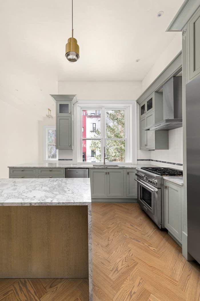 330 W 88th Street