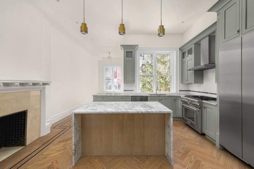 330 W 88th Street
