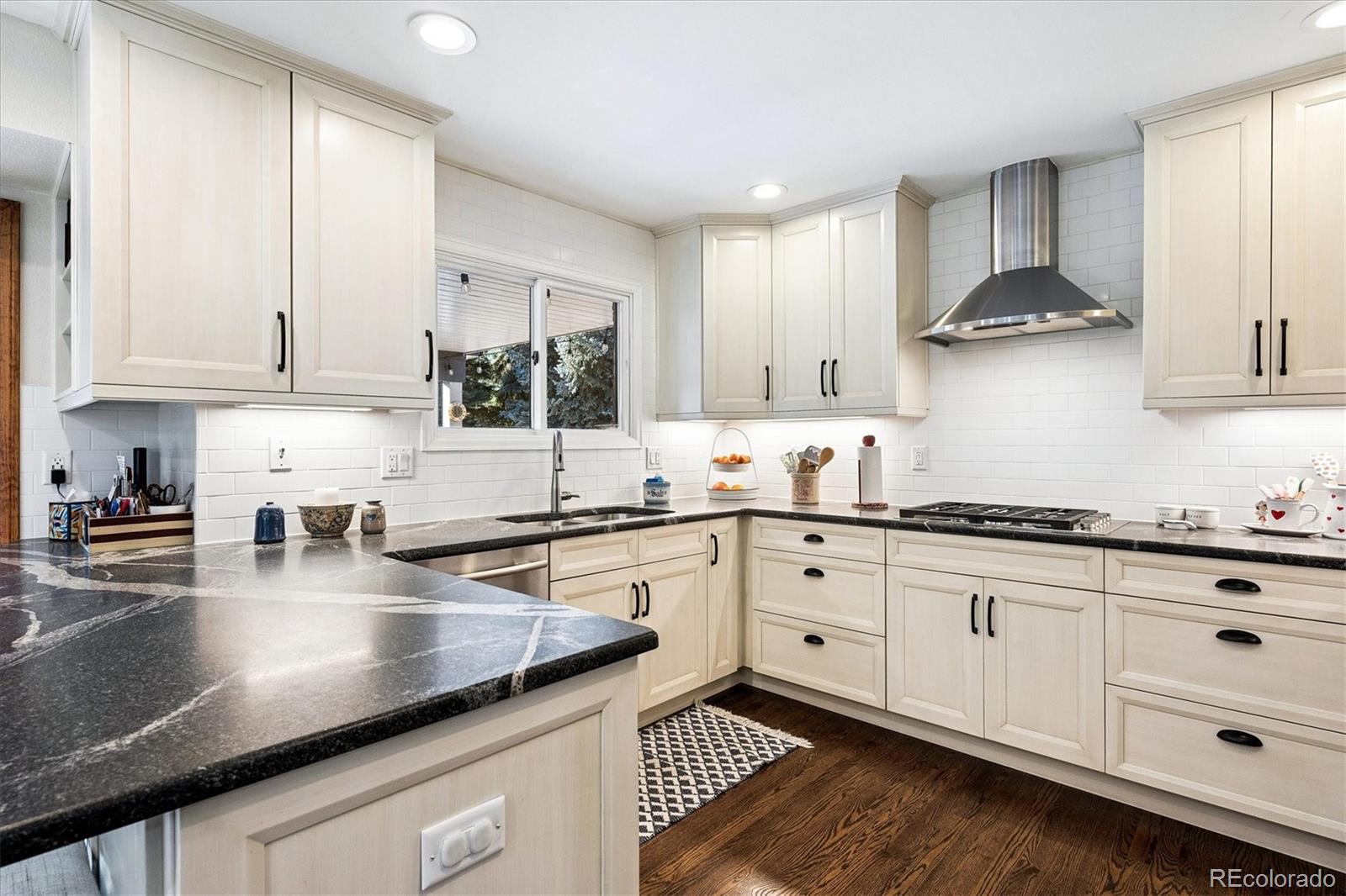 7640 S Brentwood Street