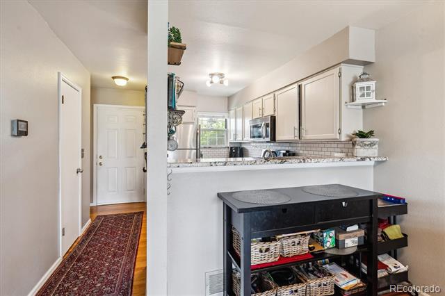 1818 S Quebec Way Unit: 4