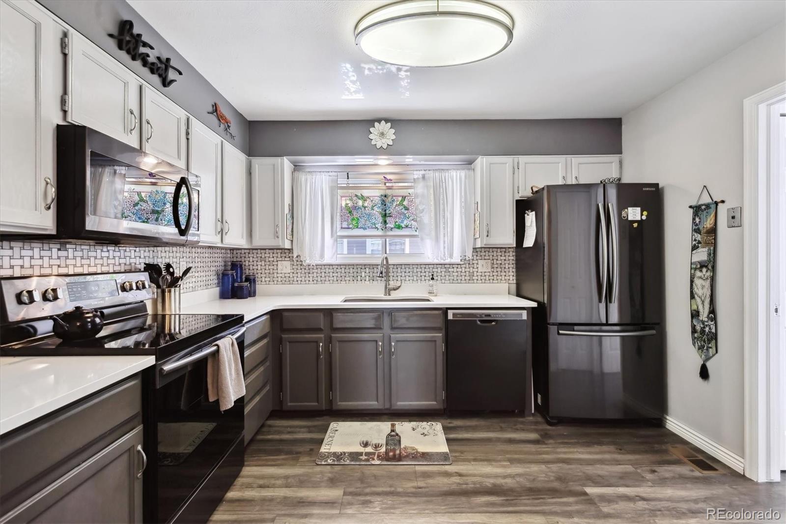 4720 S Dudley Street Unit: 38