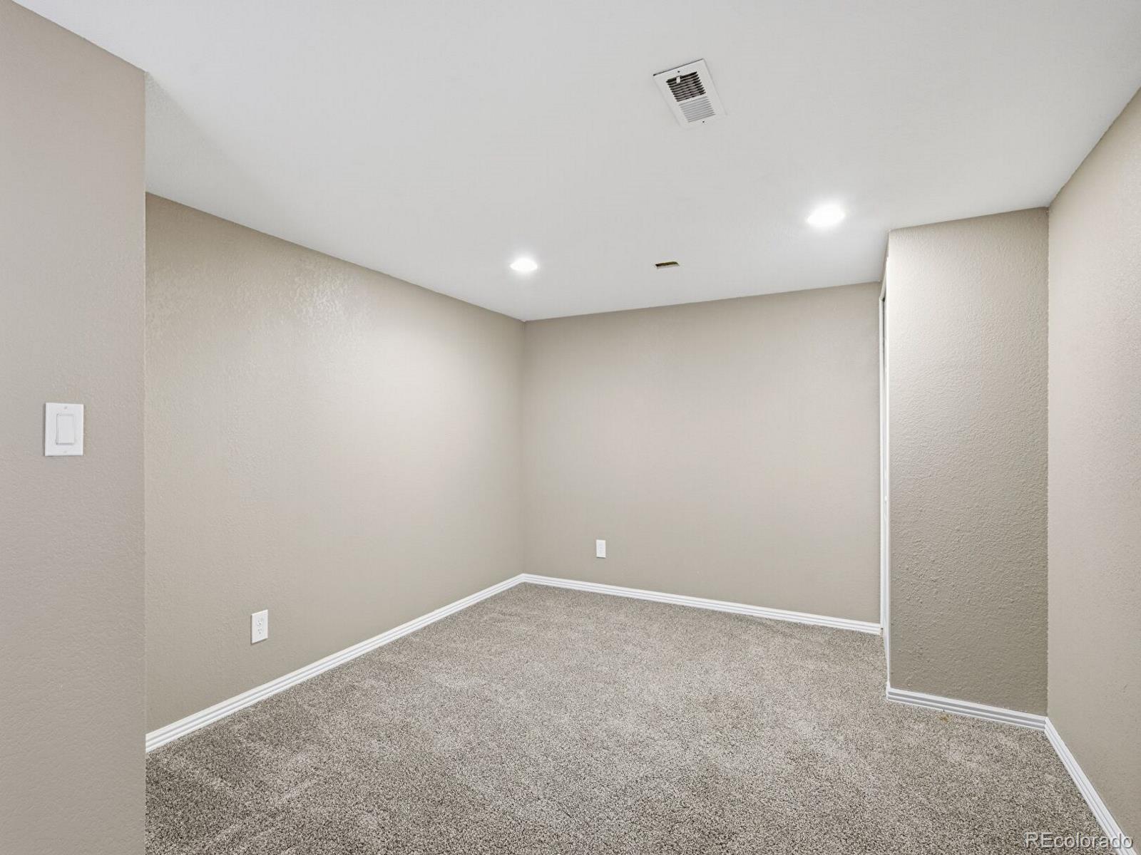 887 W 96th Place
