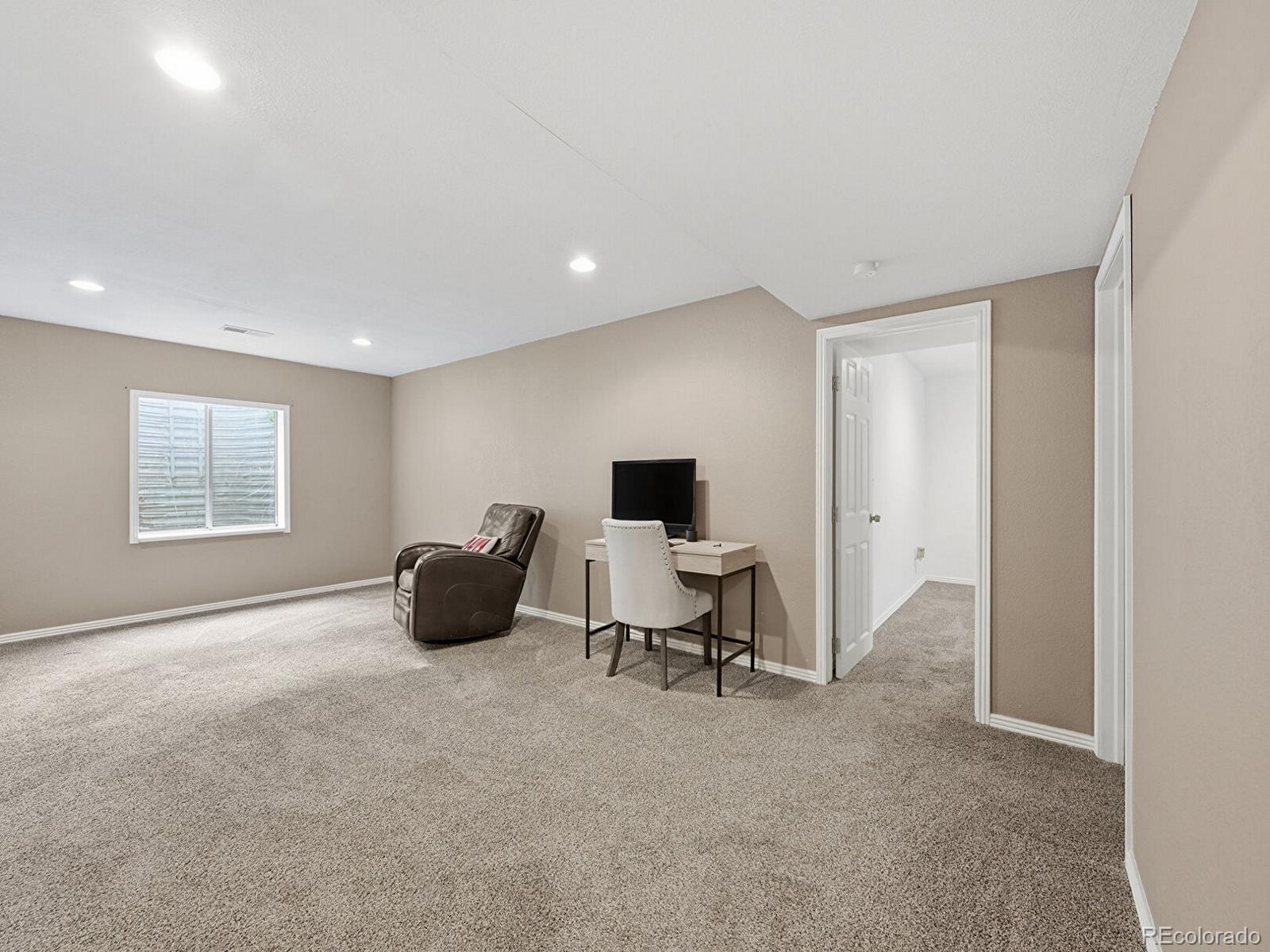 887 W 96th Place