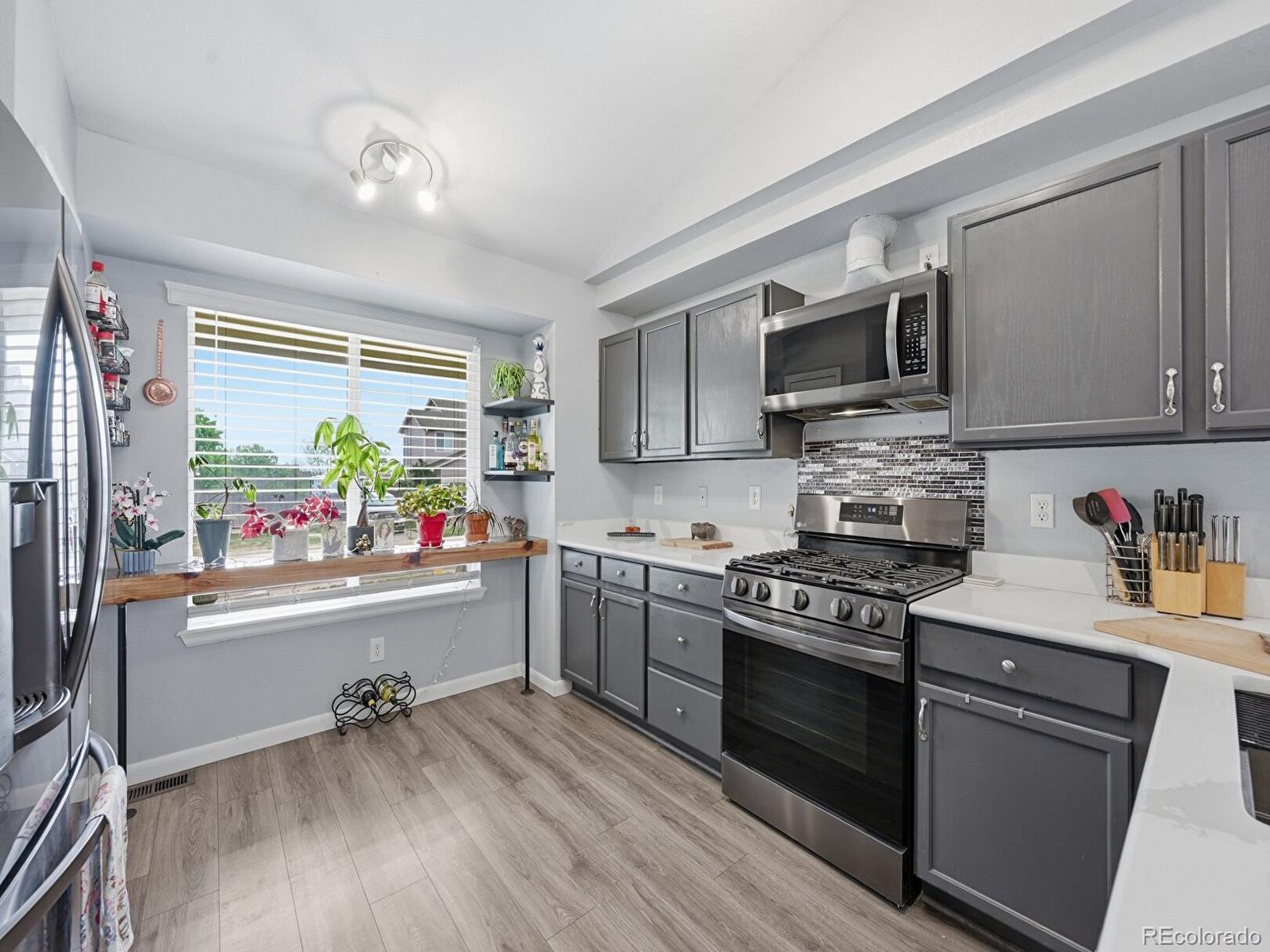 887 W 96th Place