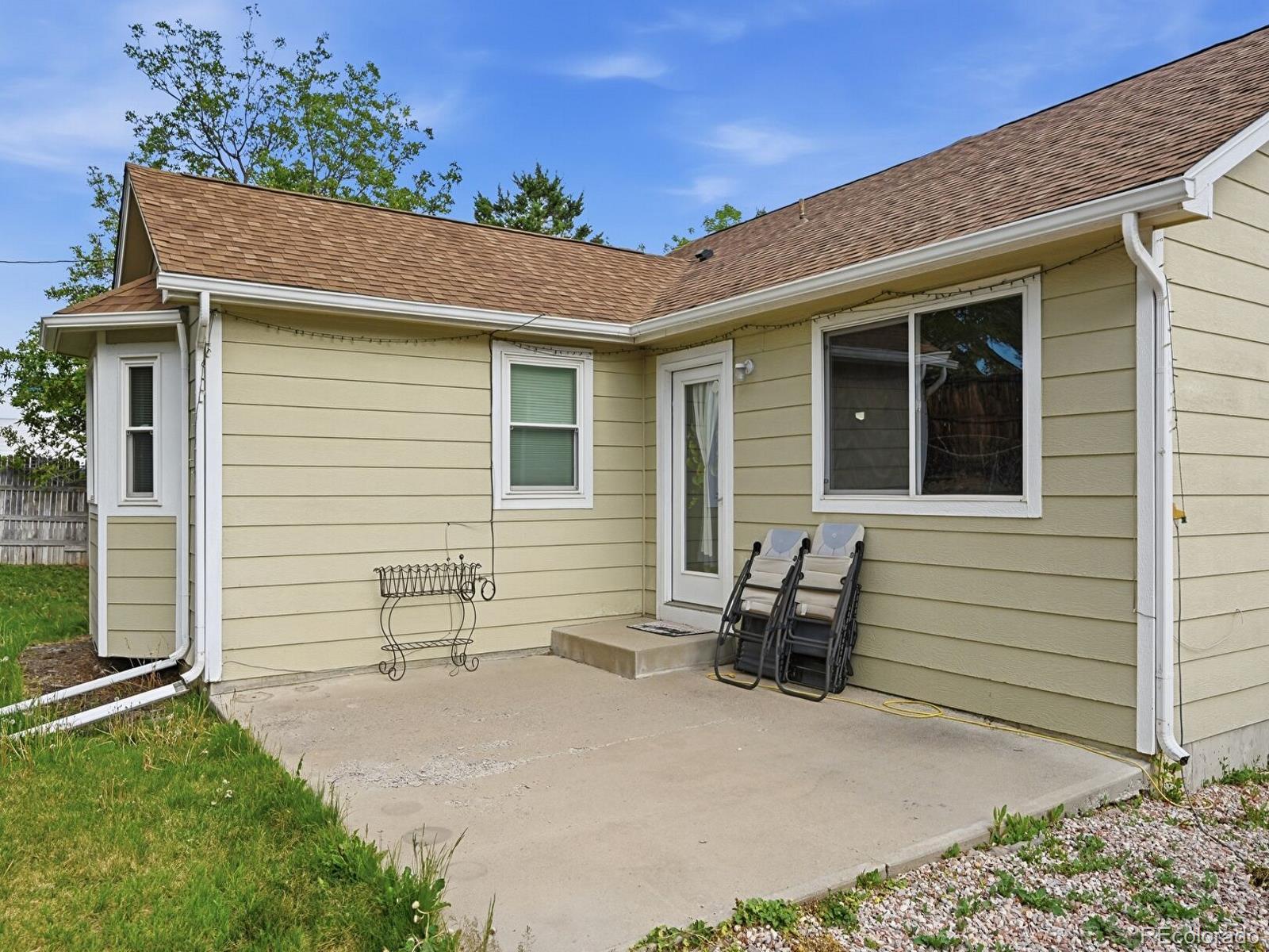 887 W 96th Place
