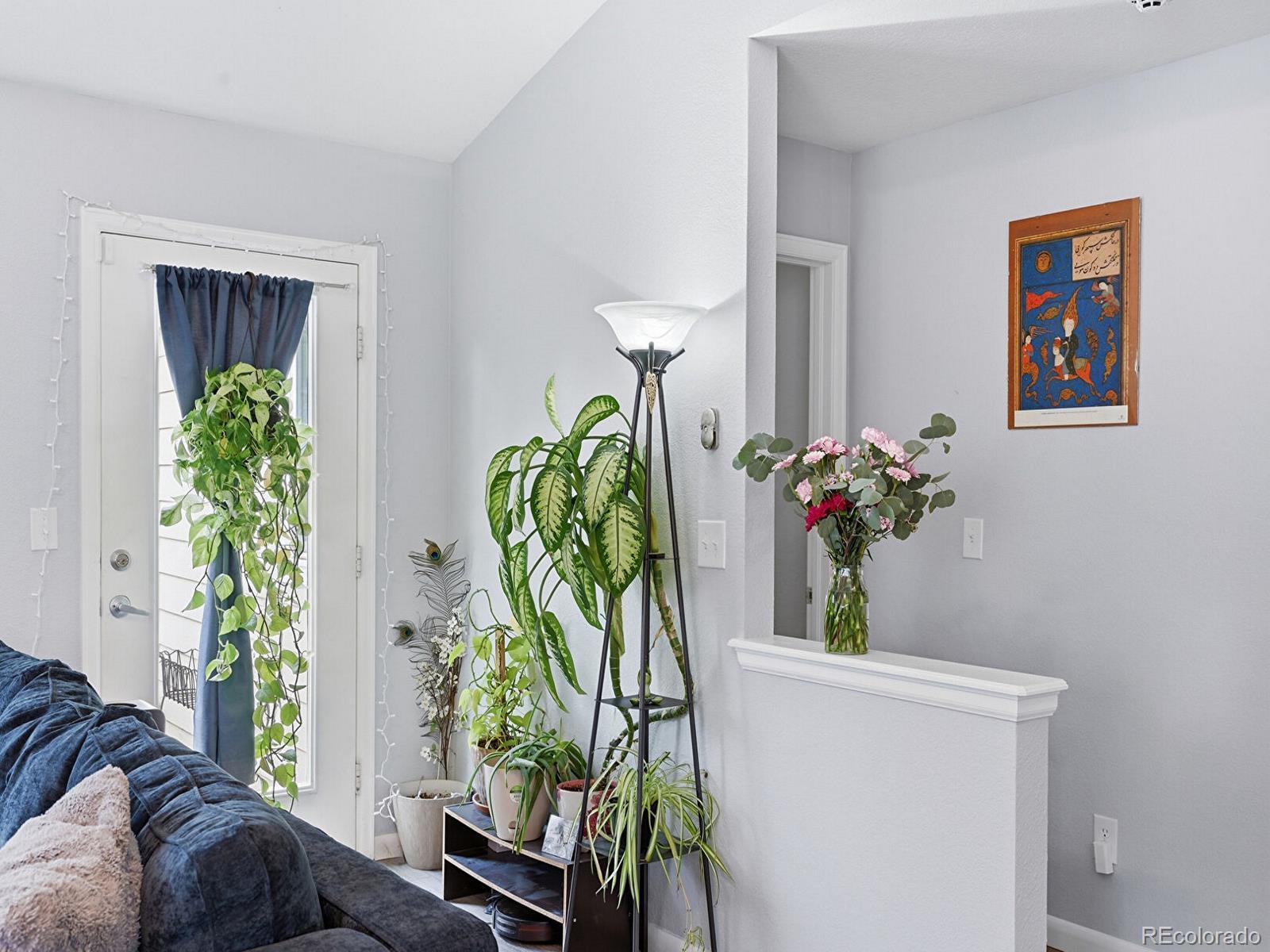 887 W 96th Place