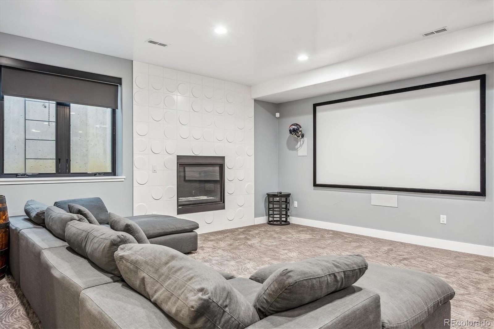 2115 Driver Lane
