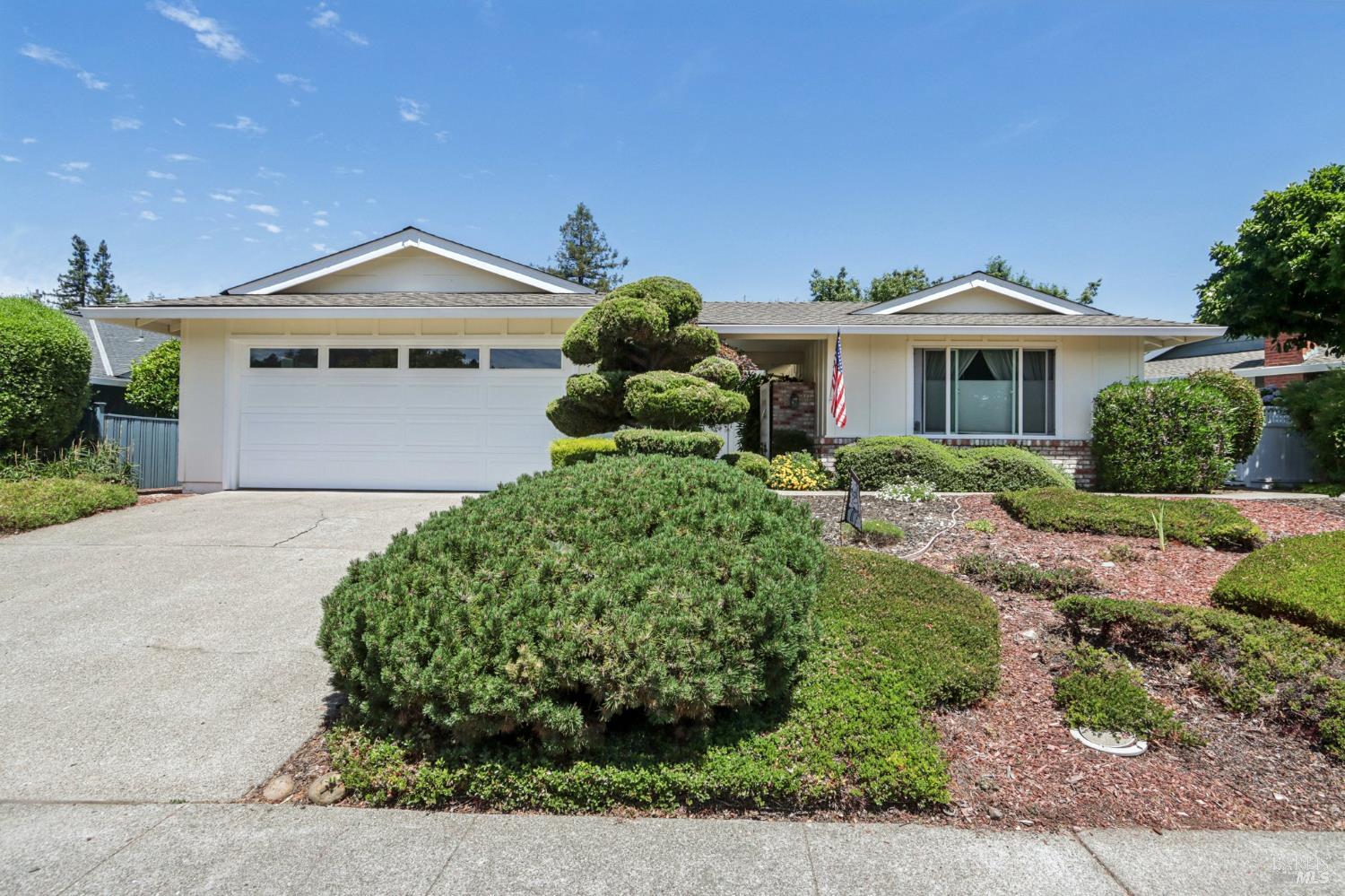 322 Mockingbird Circle