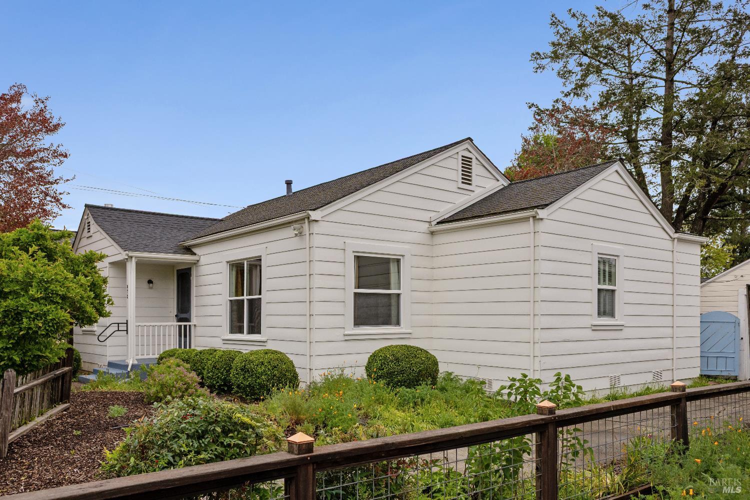 872 Carr Avenue