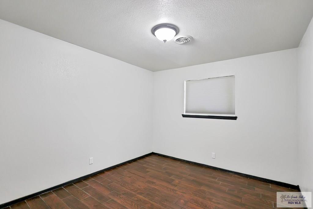 912 E Flynn Ave.