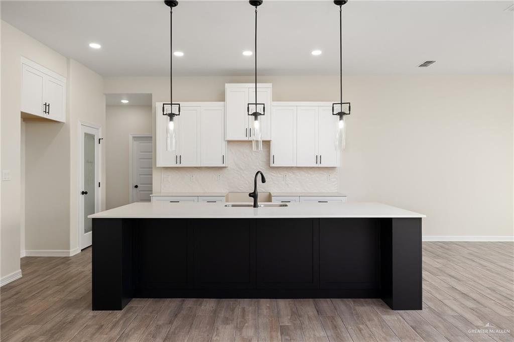 1226 Poza Rica Avenue