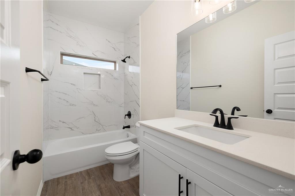 1226 Poza Rica Avenue