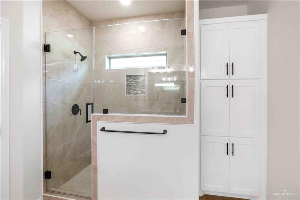 1210 Knotty Pine Lane