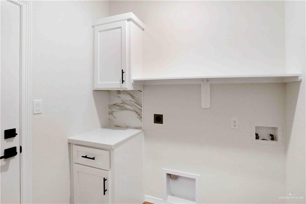 1210 Knotty Pine Lane