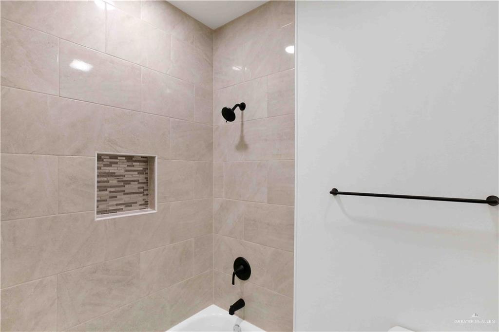 1210 Knotty Pine Lane