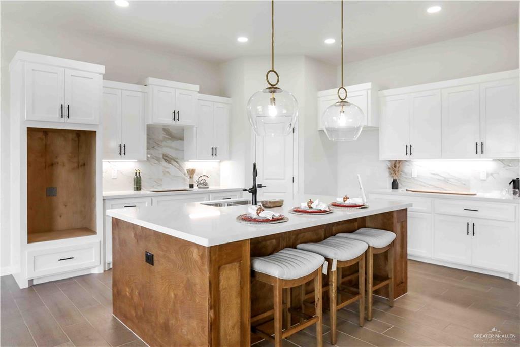 1210 Knotty Pine Lane