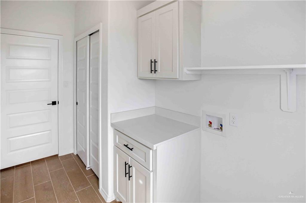 1206 Knotty Pine Lane