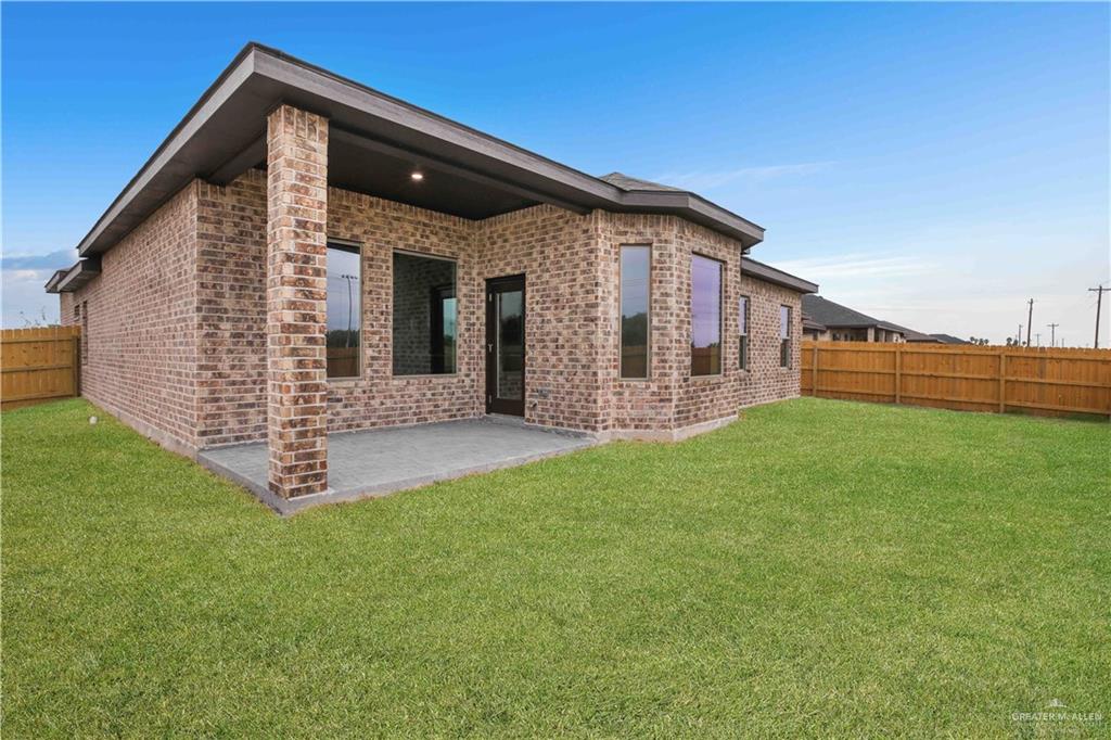 1206 Poza Rica Avenue