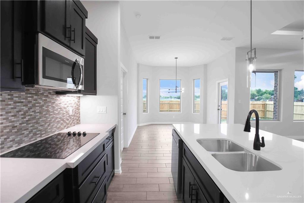 1206 Poza Rica Avenue