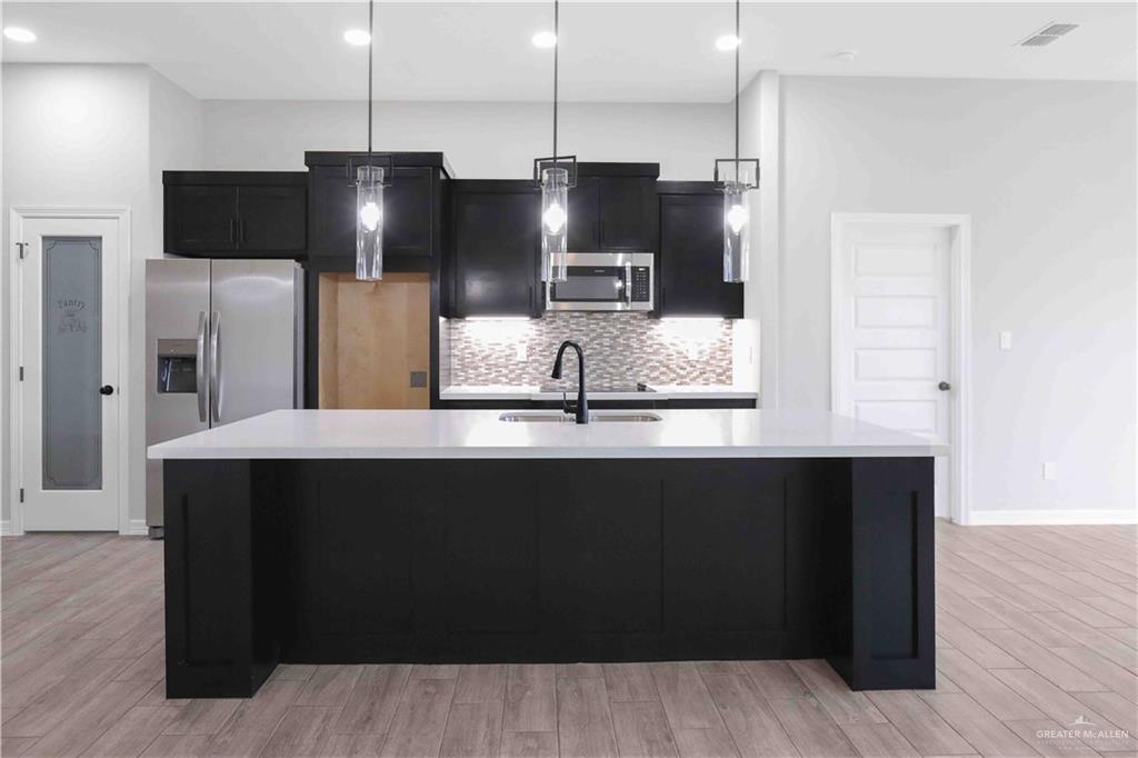 1206 Poza Rica Avenue