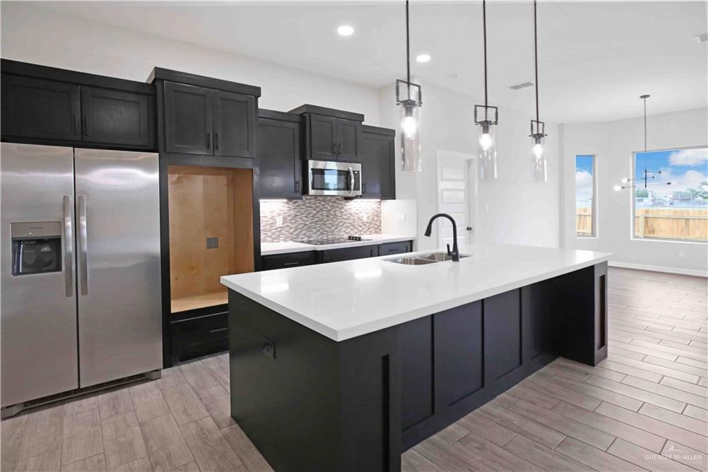 1206 Poza Rica Avenue