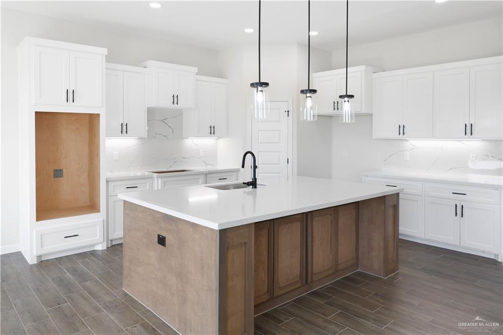 6214 Willow Wood Lane