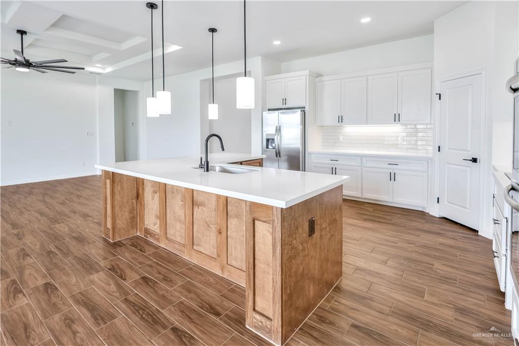 6209 Willow Wood Lane