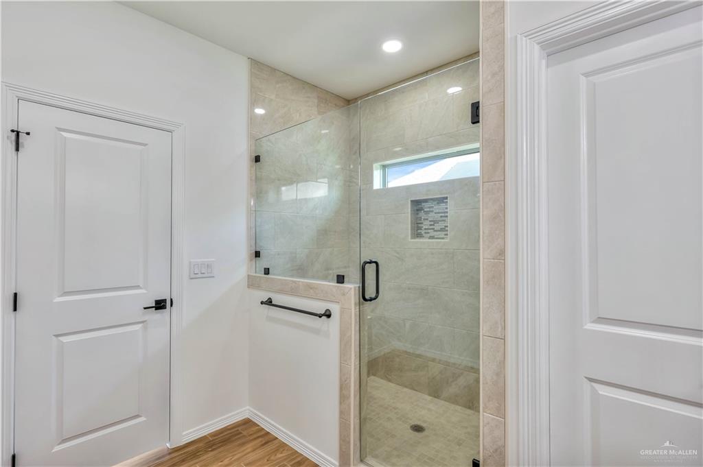 6209 Willow Wood Lane