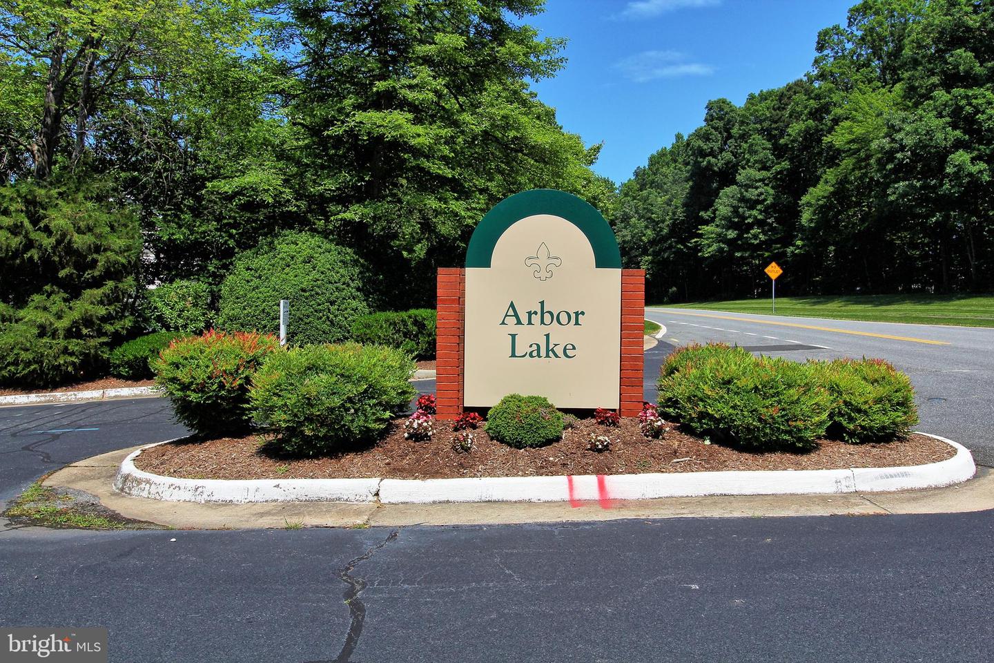 3322 Arbor Ter