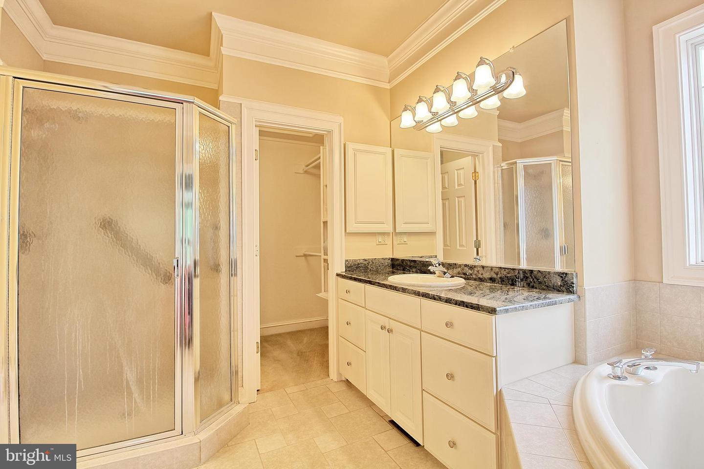 3421 Cotswold Ln