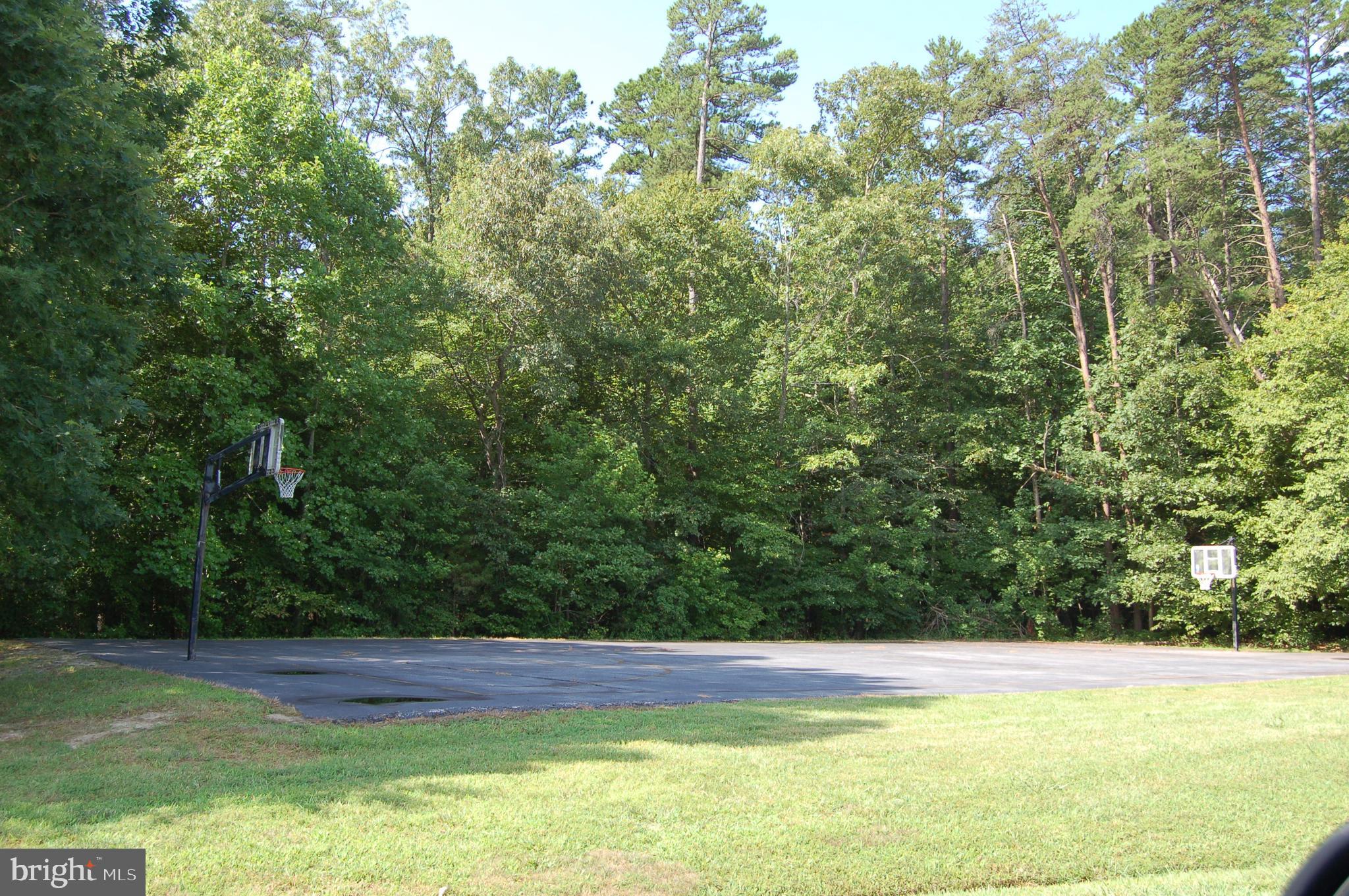 351 Lakewood Dr