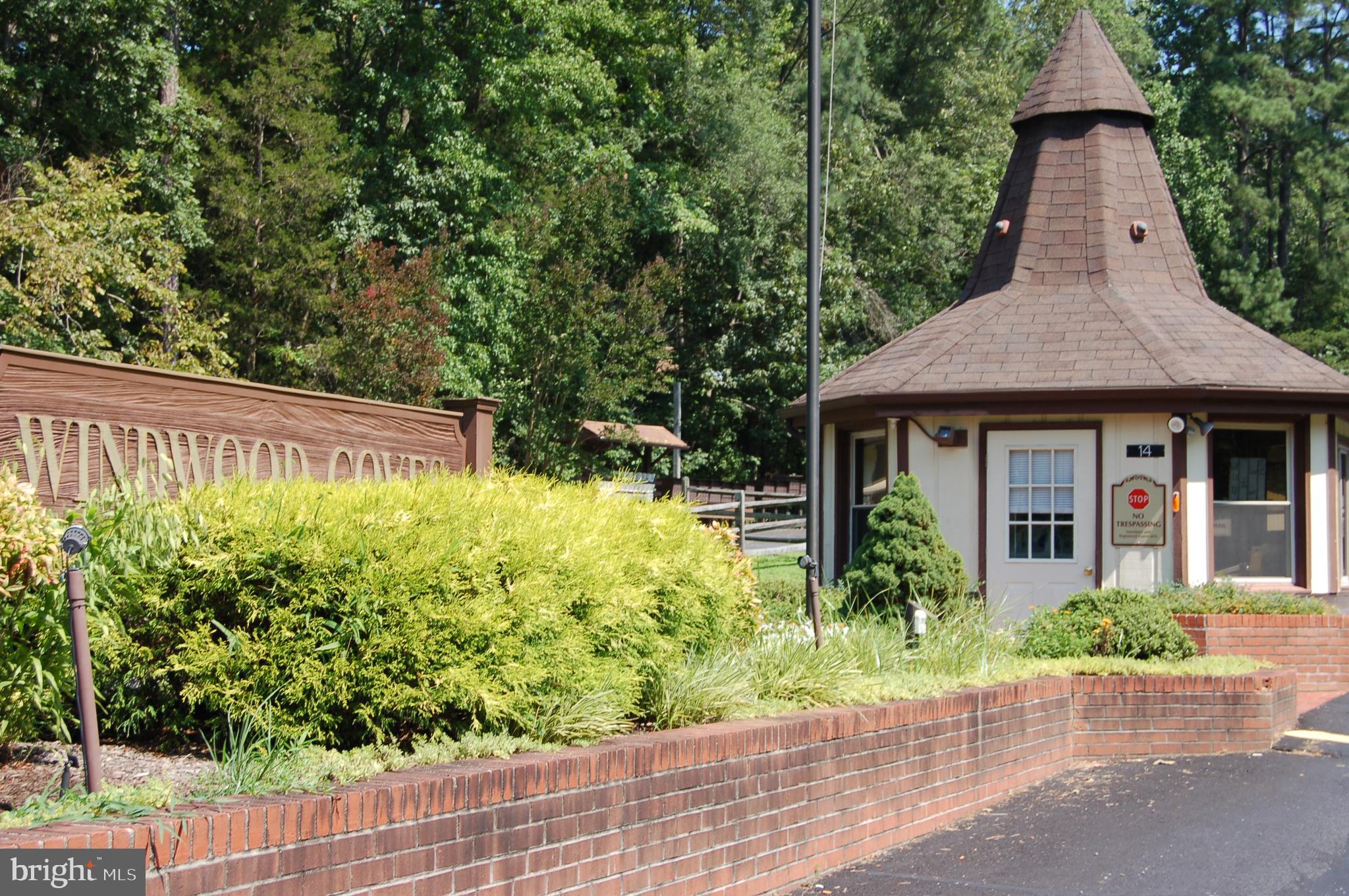351 Lakewood Dr