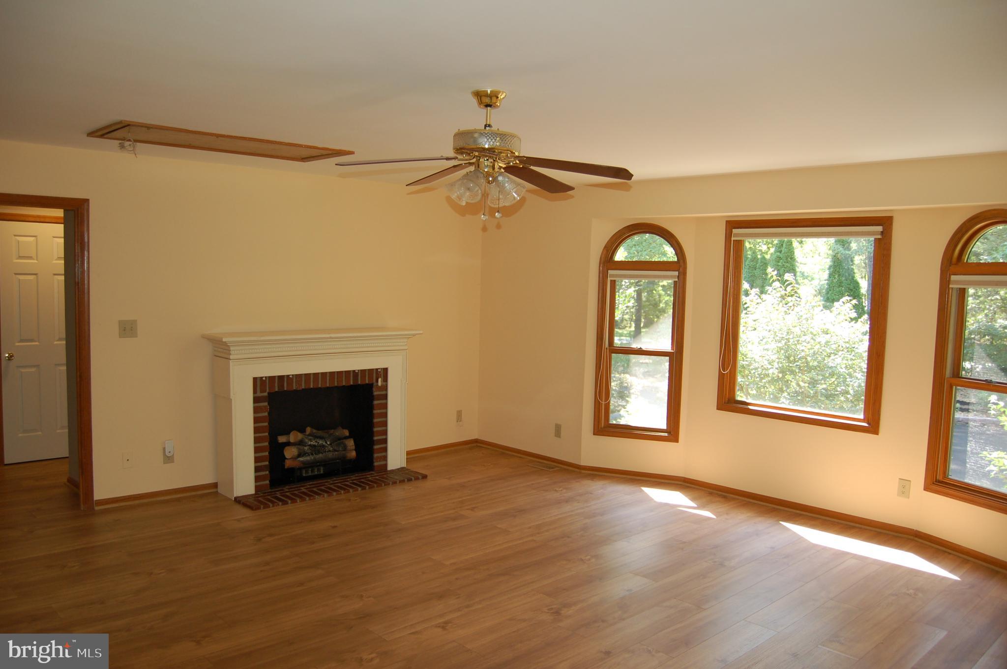351 Lakewood Dr