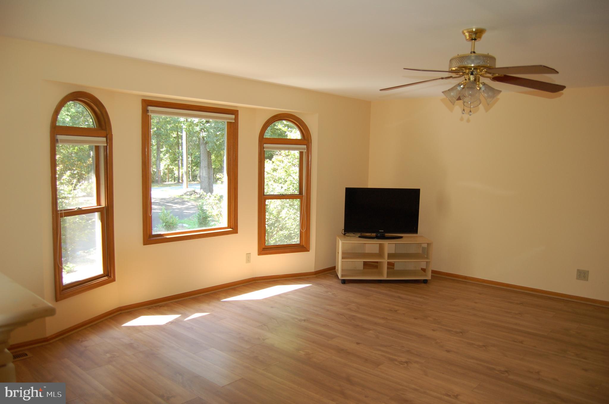 351 Lakewood Dr