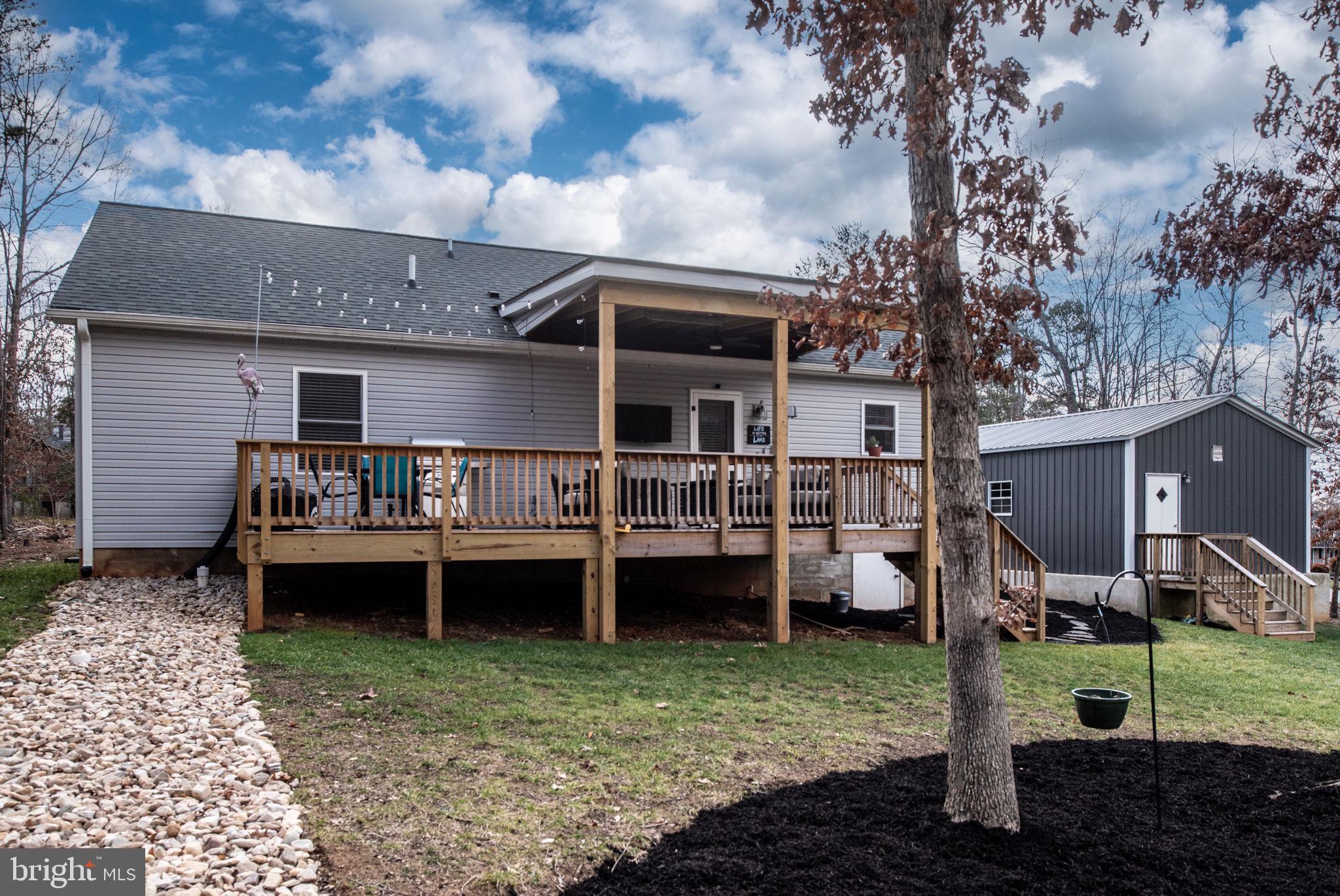115 Madaline Ln