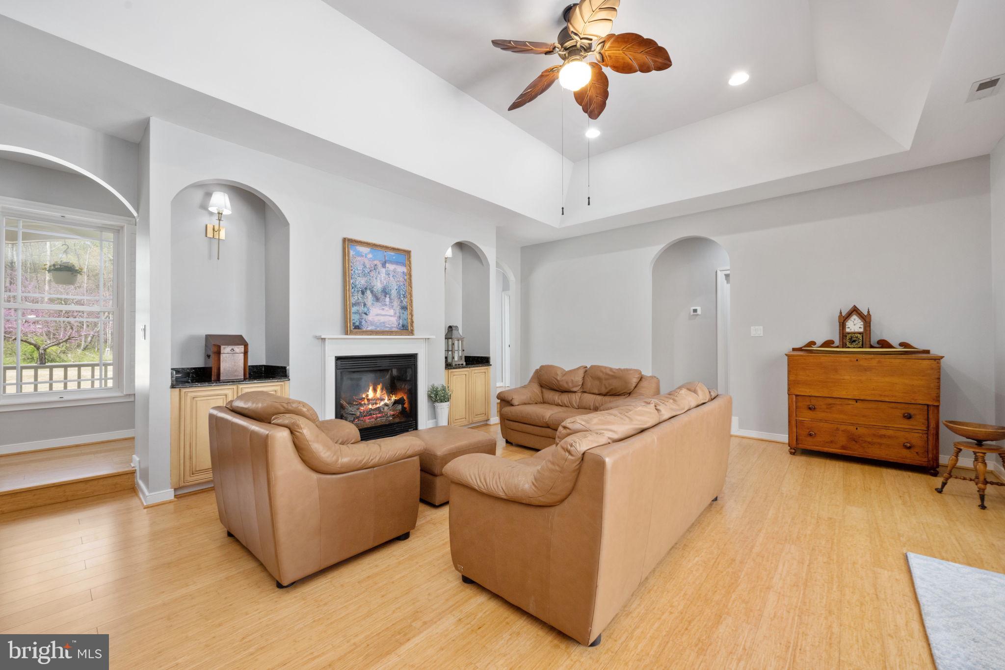 359 Lake Forest Dr