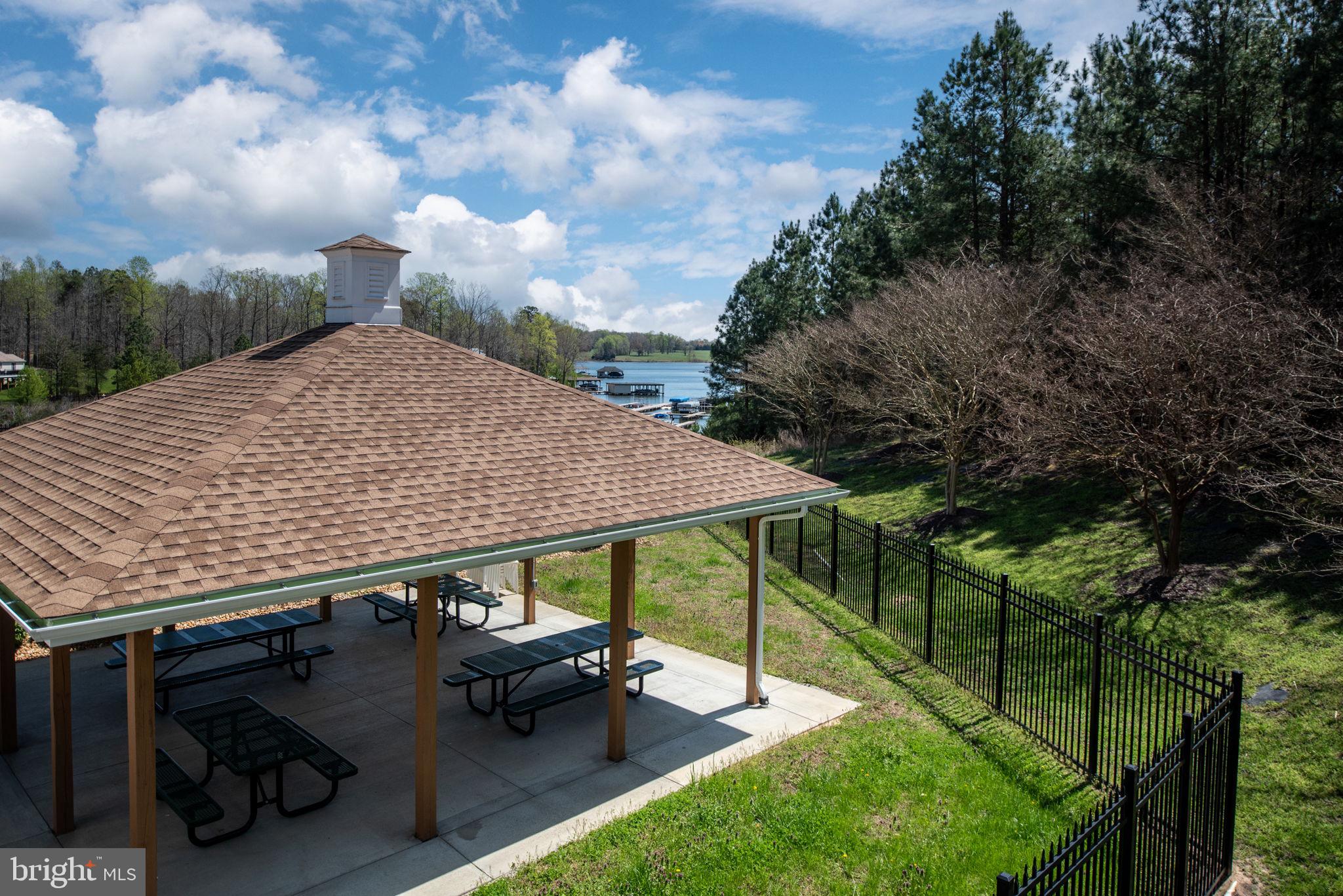359 Lake Forest Dr