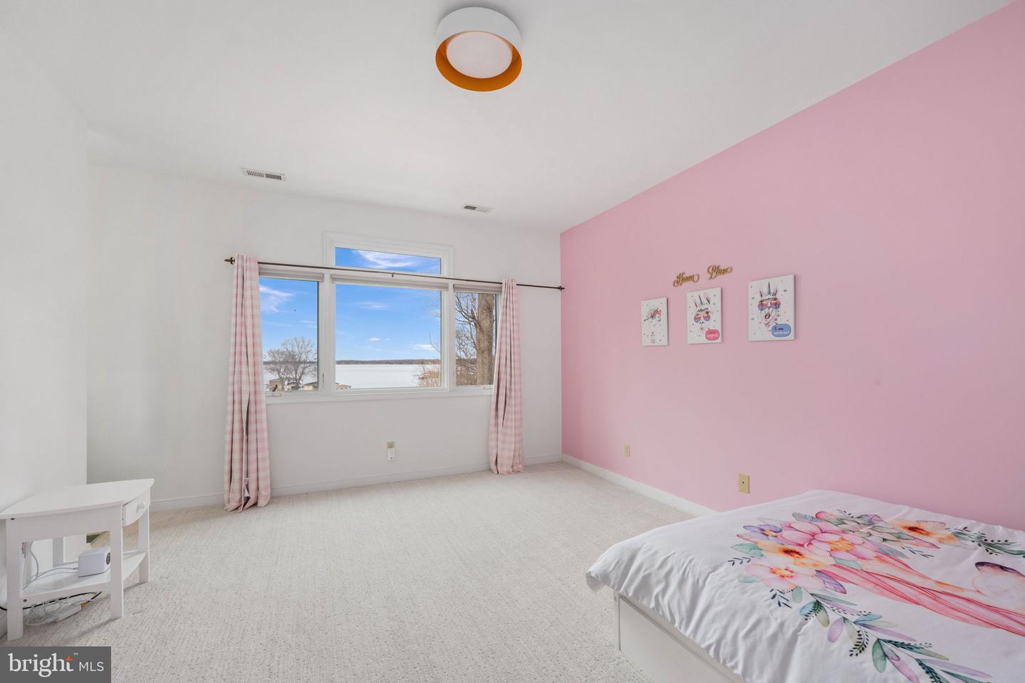 90 Pleasants View Pt