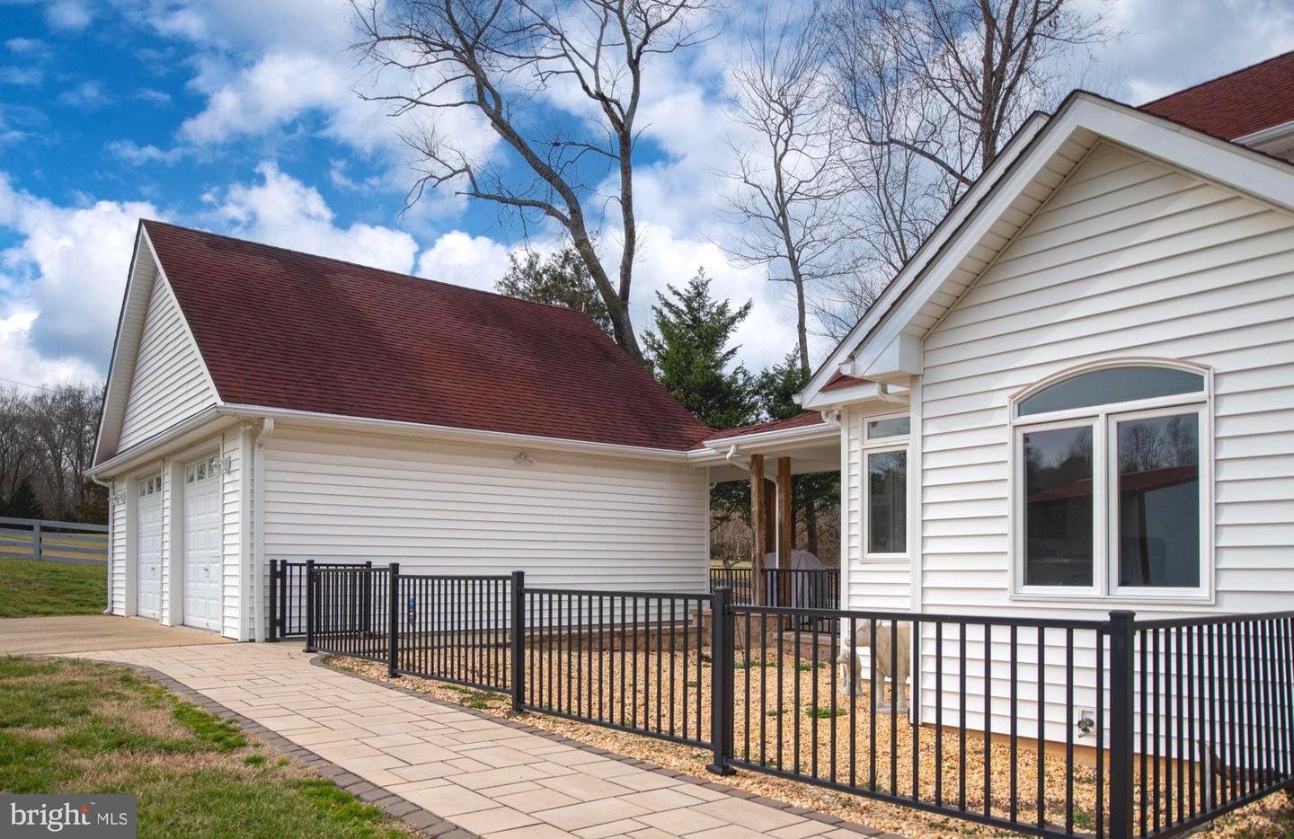 90 Pleasants View Pt