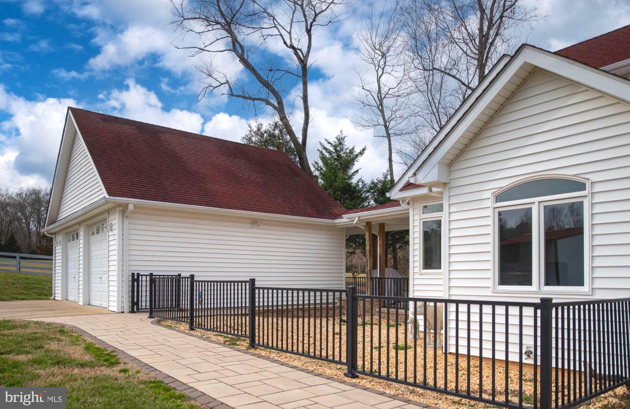 90 Pleasants View Pt