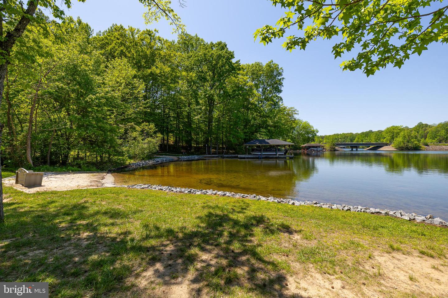95 Cooke Ln