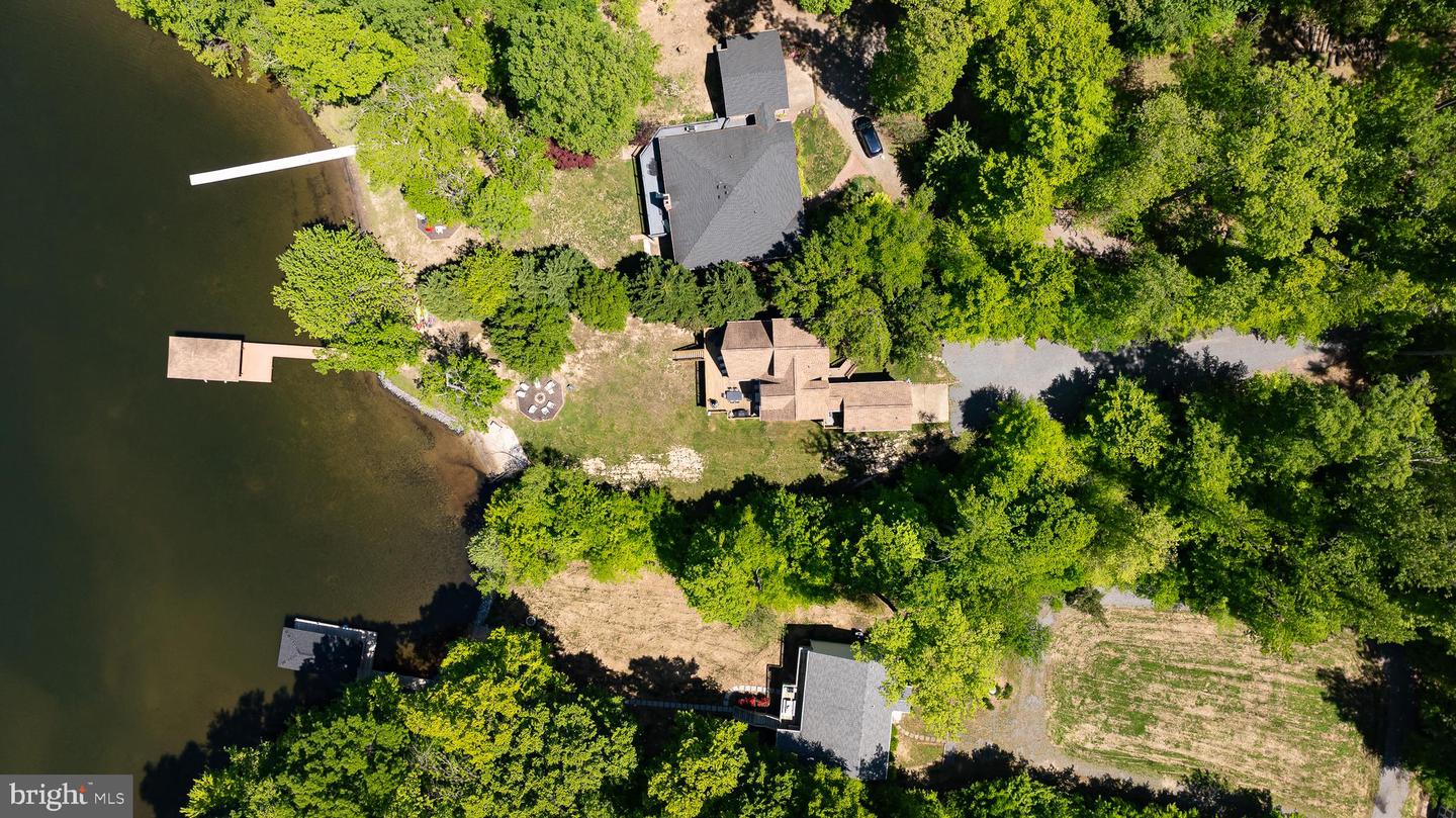 95 Cooke Ln