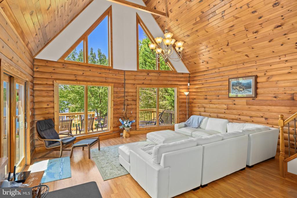 95 Cooke Ln