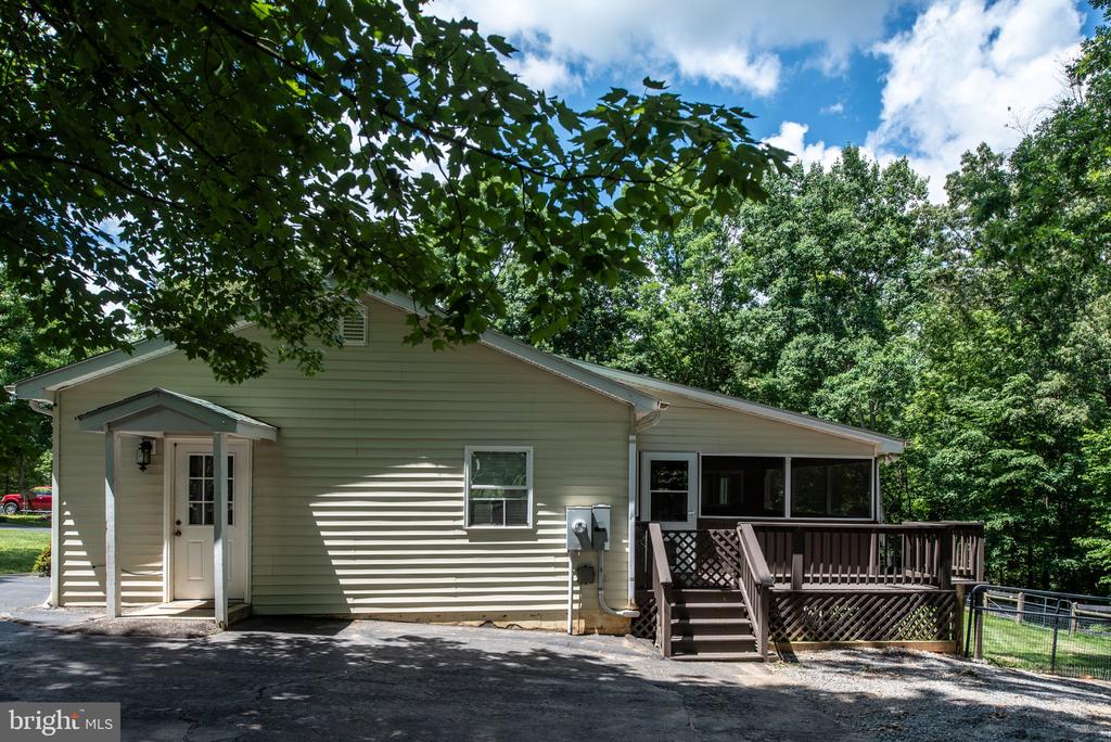 91 Madeline Ln
